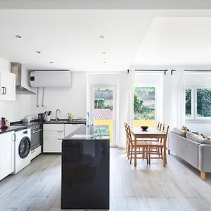 https://sintra-sweet-apartment-ii.hotels-lisbon-portugal.com